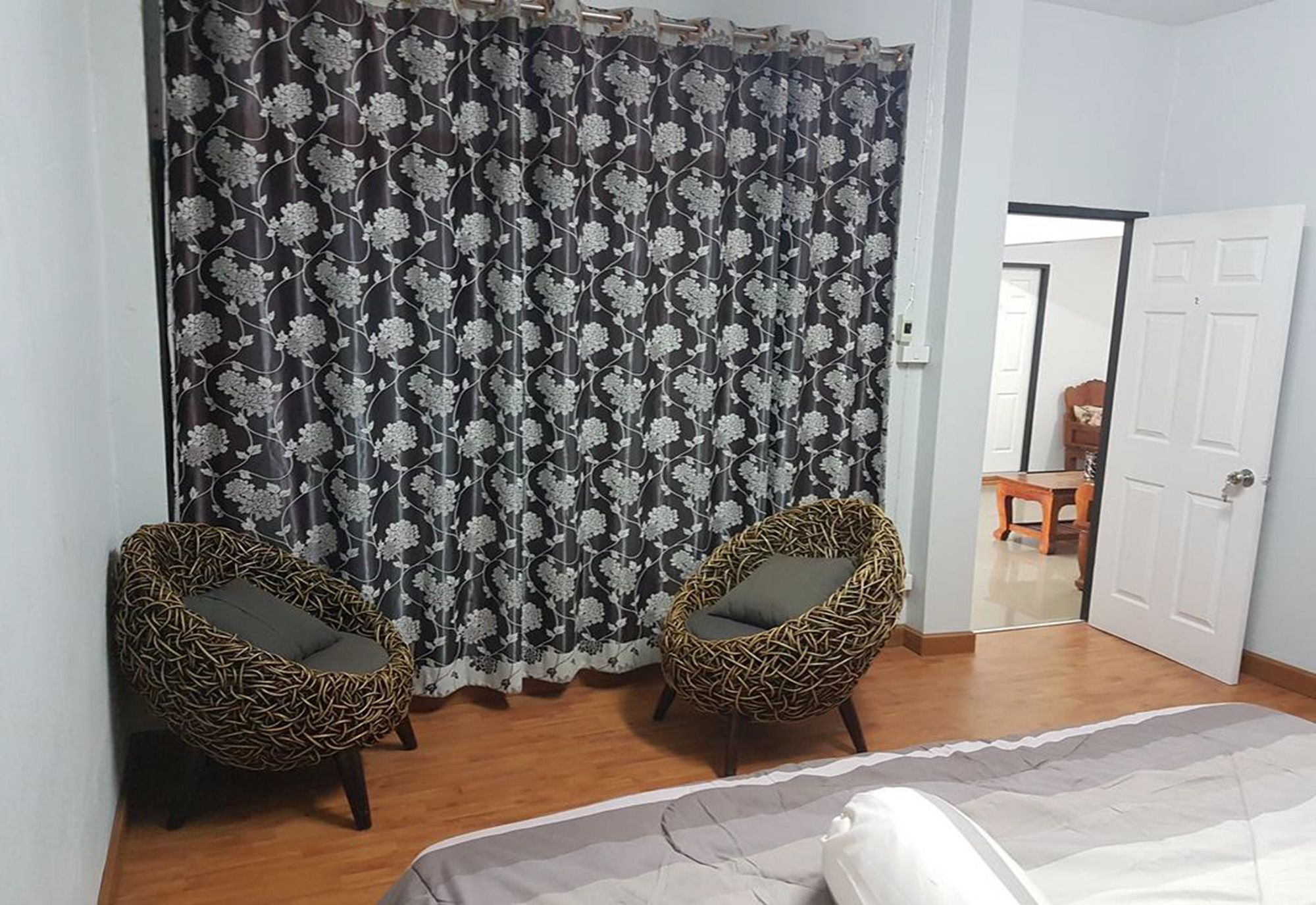 Bar 184 Party Hostel (Adults Only) Чіанграй Екстер'єр фото