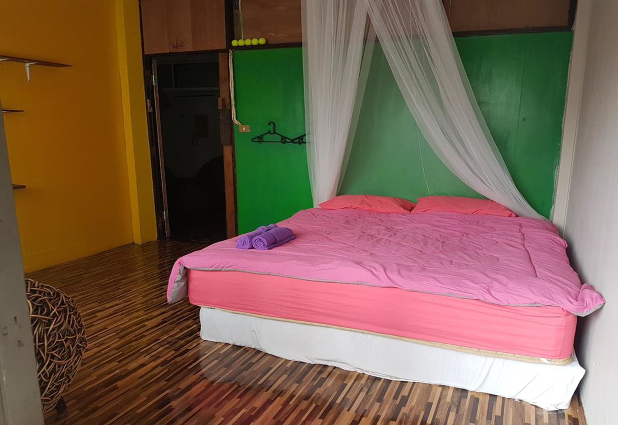 Bar 184 Party Hostel (Adults Only) Чіанграй Екстер'єр фото